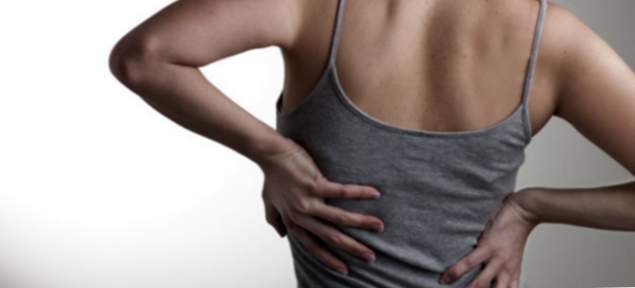 Rückenschmerzen auf der rechten Seite: Ursachen und wie man sie verhindert