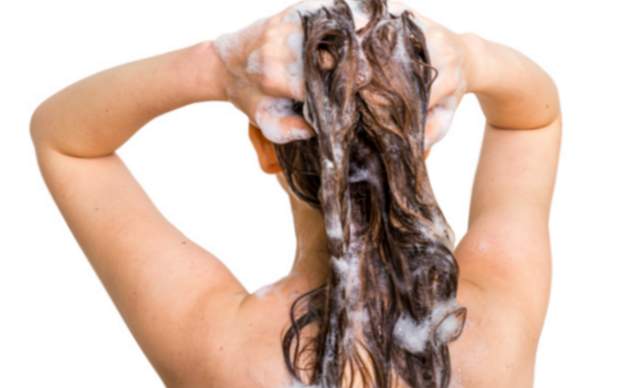 Comment éliminer l'électricité statique des cheveux